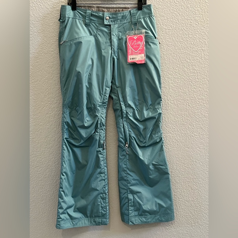 NWT Betty Rides Snowboard Pants